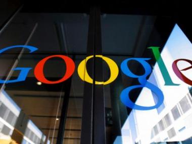 Акциите на Google стремглаво надолу