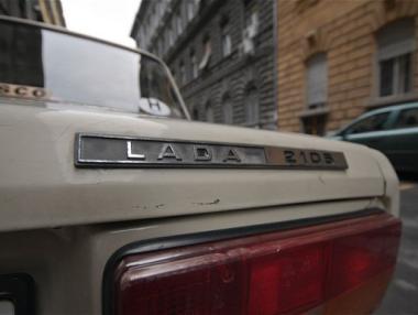 Lada поскъпва с 9% заради срива на рублата