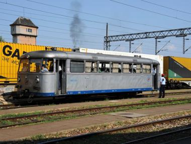 Шинобуси сменят спрените влакове на БДЖ