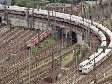 Днес министри ще обсъждат бъдещето на БДЖ