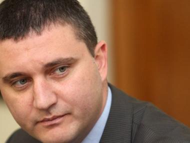 Затягат контрола над финансовата система