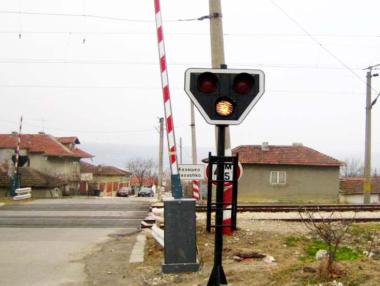 Повреда на микробус причини инцидент на жп прелез