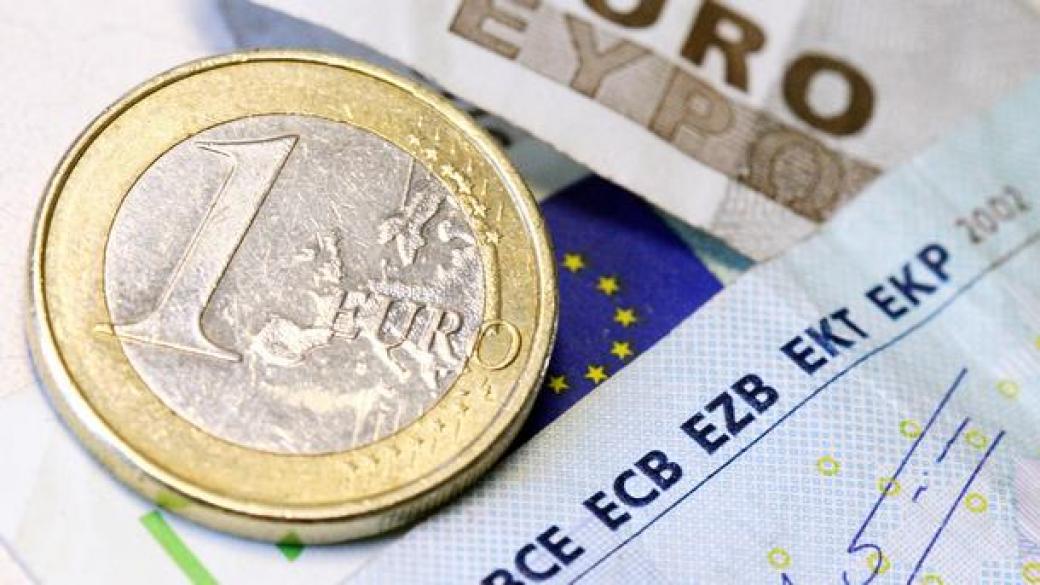Еврото отслабна след новините на Драги