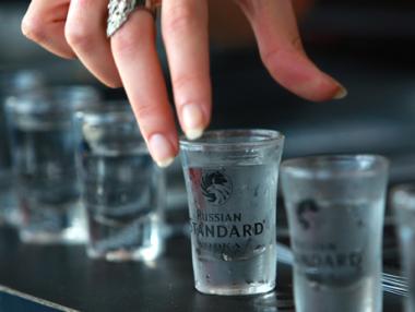 Рекорден спад на производството на водка в Русия за 2014 г.