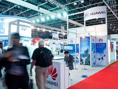 Huawei с 30% ръст на продажбите