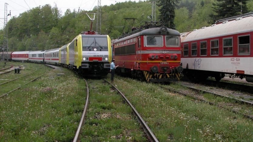 БДЖ официално възстановява движението на 33 спрени влака(обновена)