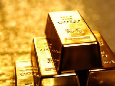 Силният интерес на фондовете помага на златото