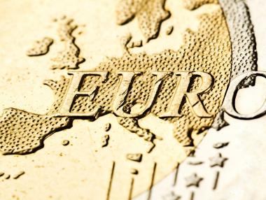 Еврото задържа печалбите си поради подновения оптимизъм около Гърция