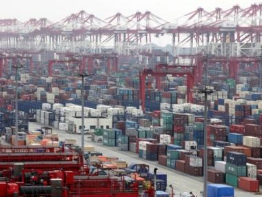 Вносът в Китай се срина с една пета