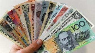 Стоковите валути със скромни печалби след отслабване на долара