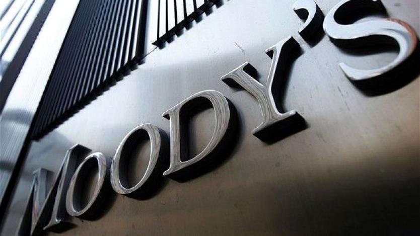 Moody's свали рейтинга на пет големи гръцки банки