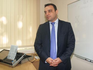 Швейцарски експерти проверяват Фалкона