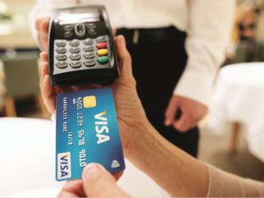 Българите похарчиха над 1,42 млрд. евро с карти Visa през 2014 г.