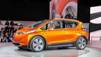 GM атакува пазара с електрическия Bolt
