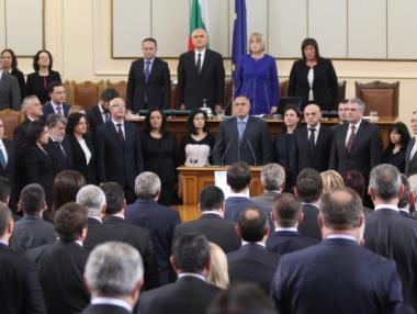 Стоте дни на кабинета - затишие и умора