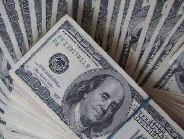 Доларът поевтиня след протокола на Фед