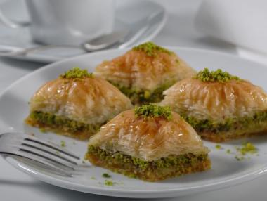 Баклавата - поне с 35 мм дебелина