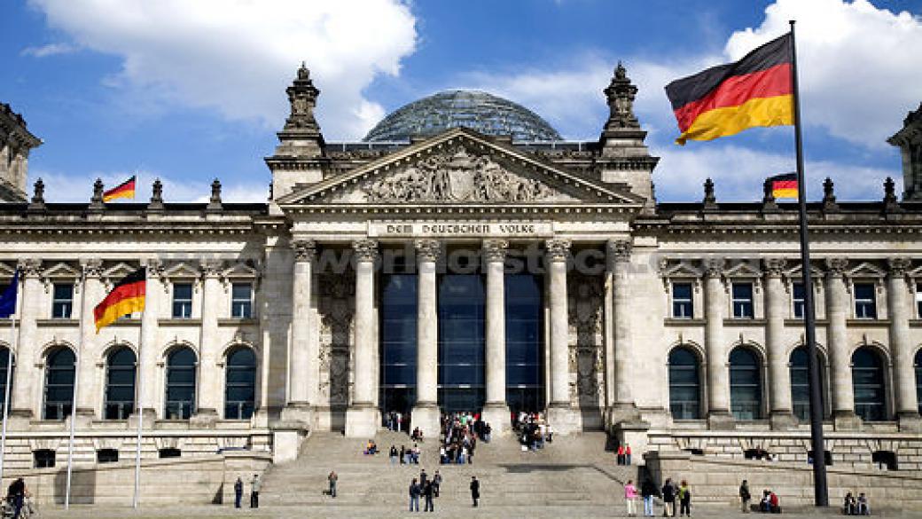 Германия реже Гърция за спасителния транш