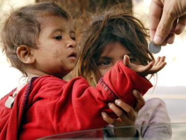 Близо половината българи живеят в риск от бедност