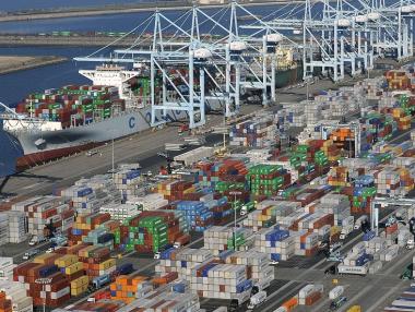 САЩ се размина с пълна блокада на пристанищата