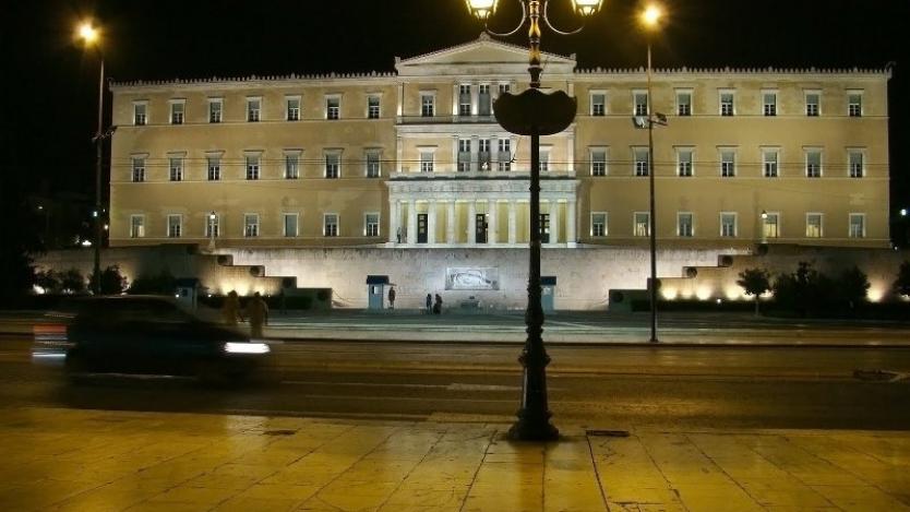 Гърция ще „връзва“ бюджета с нови данъци и реформи