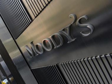 Moody's свали рейтинга на Москва и Санкт Петербург