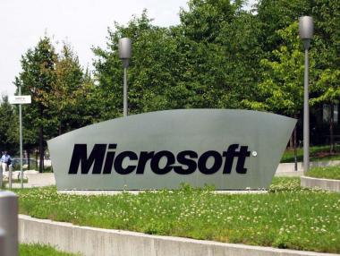 Microsoft затваря две фабрики в Китай