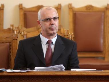 Вътрешният министър подаде оставка (обновена)