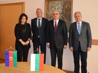 Баку иска български фармацевтични производства