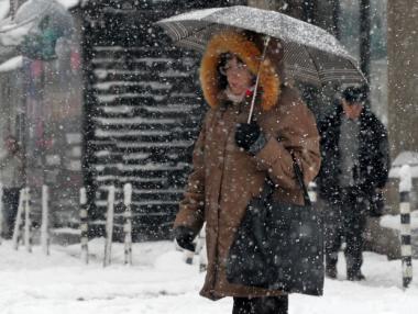 Десетки градове и села остават без ток