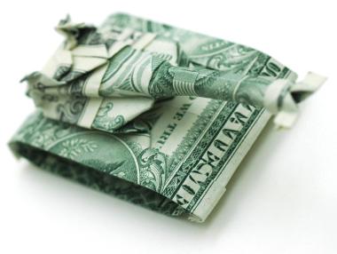 Доларът продължи възхода си спрямо еврото и йената