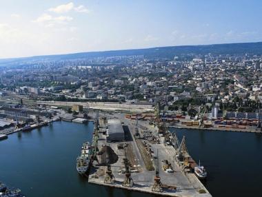 Порт Варна инвестира 12,5 млн. лв. в техника и инфраструктура през 2015 г.