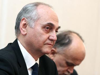 Д-р Комитов поема Здравната каса