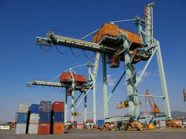 Обезпечават сигурността на транзитните контейнери в Пристанище Варна
