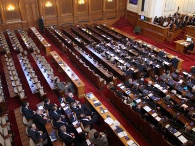 Депутатите внасят средно по 2 законопроекта на ден