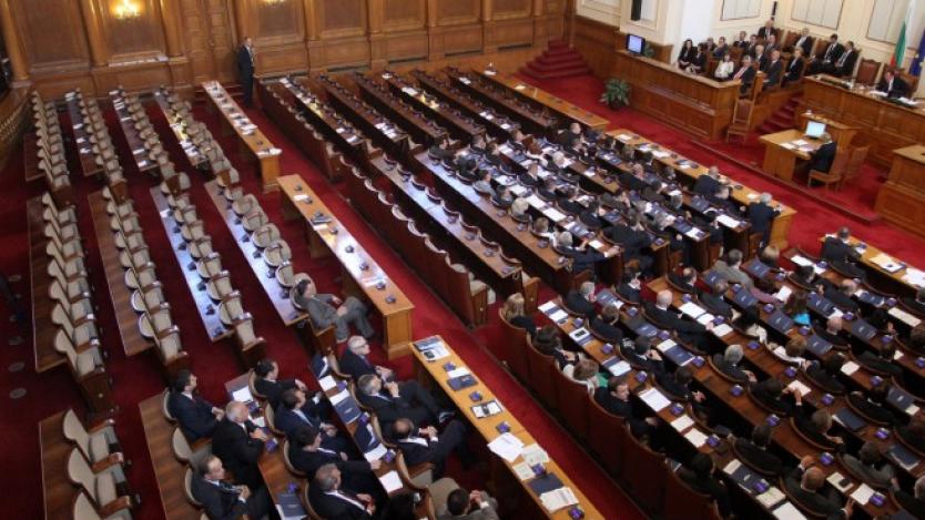 Депутатите внасят средно по 2 законопроекта на ден