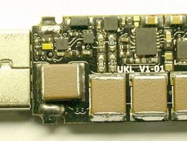 Флашка „убиец” унищожава компютъра с високо напрежение