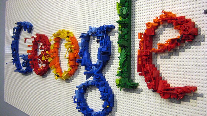 Google разработва гривна за лечение на рак
