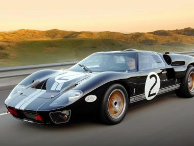 Продадоха ретро Форд GT40 за 11 млн. долара