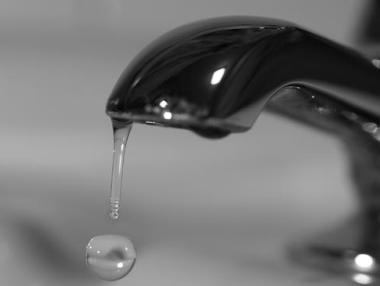 Енергийният регулатор обмисля поевтиняване на топлата вода