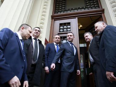 КТБ вече се управлява от синдиците