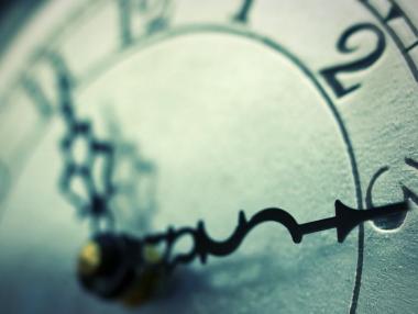 Местим времето с час напред тази нощ