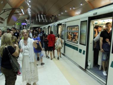 Метрото до летището тръгва от 2 април