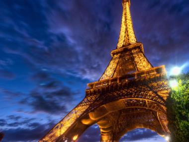 126 години от създаването на Айфеловата кула