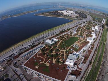 Новият футуристичен кампус на Facebook