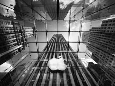 Брюксел разследва Apple за музикалната й услуга