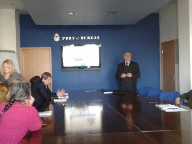 Служителите в Порт Бургас бяха запознати с информационната система за оценка на компетенциите