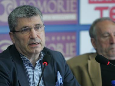 Добре е, че България не бе поканена на срещата в Будапеща