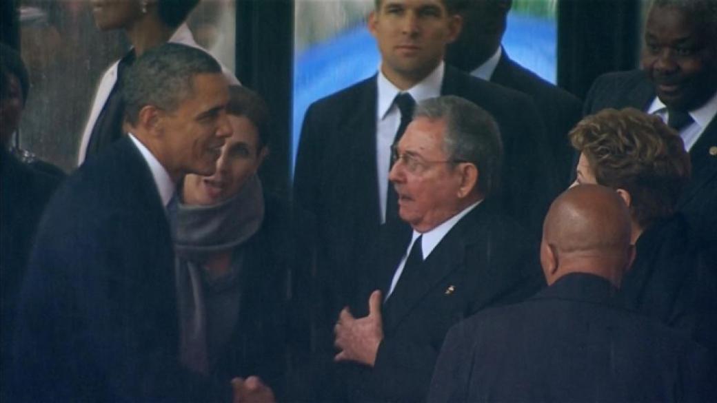 Историческо ръкостискане между Обама и Кастро