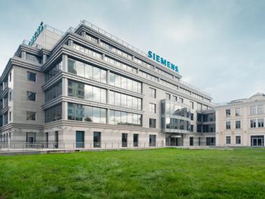Санкциите стопиха половината от оборота на Siemens в Русия
